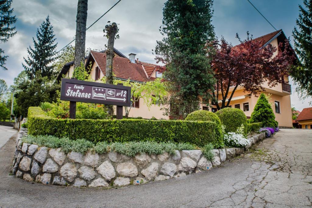 Apartments And Rooms Stefanac Slunj Exterior photo